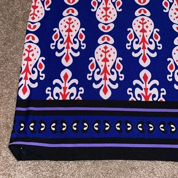 Tracy Negoshian Shift Dress - stretchy - size small. GG - Picture 2 of 4